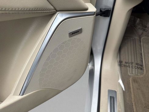 Used 2019 Cadillac Escalade Luxury image 37