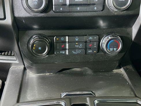 Used 2019 Ford F150 XLT w/ Equipment Group 302A Luxury RWD image 23