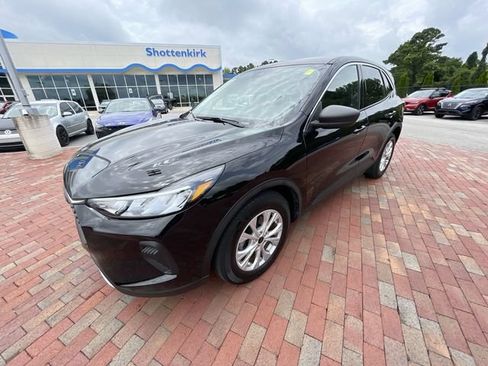 Used 2023 Ford Escape Active FWD image 28
