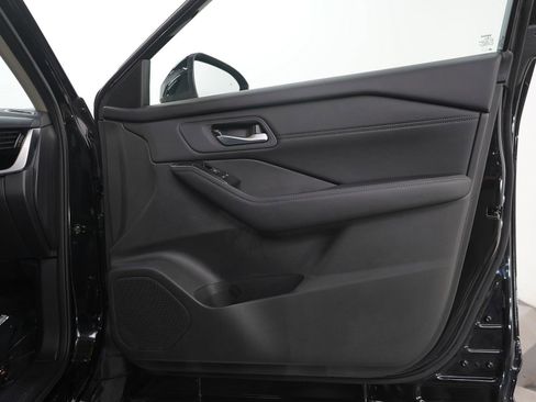 Used 2026 Nissan Rogue SL AWD/4WD image 11