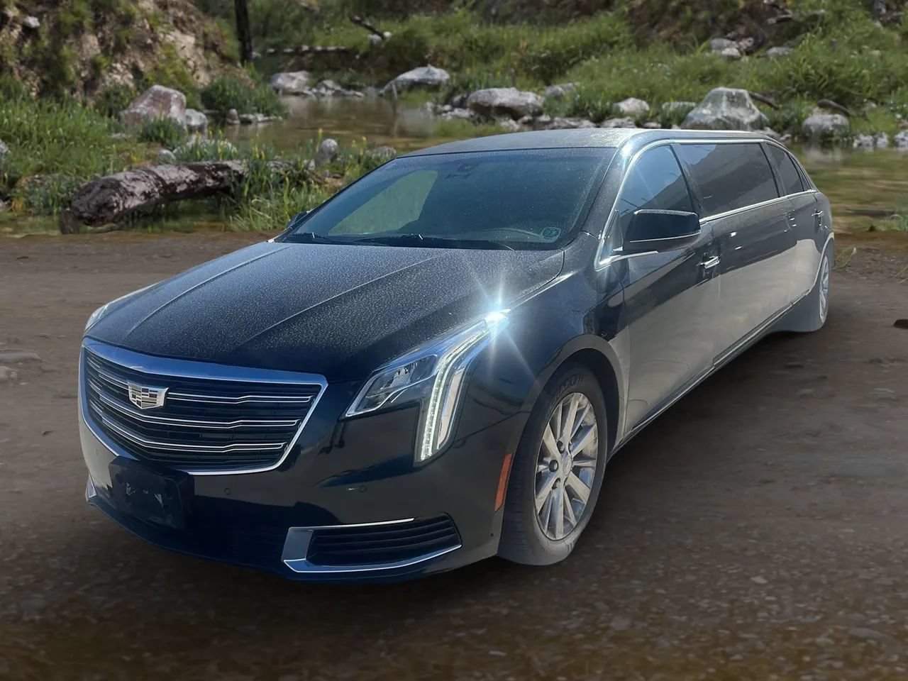 Used 2019 Cadillac XTS FWD image 2
