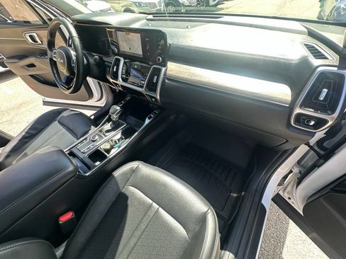 Used 2023 Kia Sorento S w/ Panoramic Sunroof Package AWD/4WD image 35