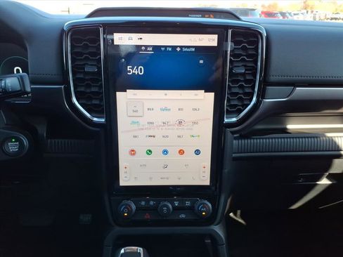 New 2025 Ford Ranger Lariat w/ Black Appearance Package image 9