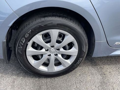 Used 2024 Toyota Corolla LE AWD/4WD image 7