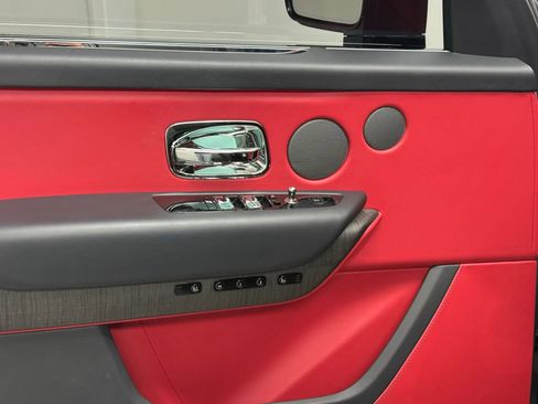 Used 2024 Rolls-Royce Cullinan AWD/4WD image 16