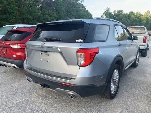 Used 2022 Ford Explorer Limited w/ Equipment Group 301A RWD image 7