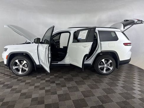 Used 2025 Jeep Grand Cherokee L Limited w/ Luxury Tech Group II AWD/4WD image 10