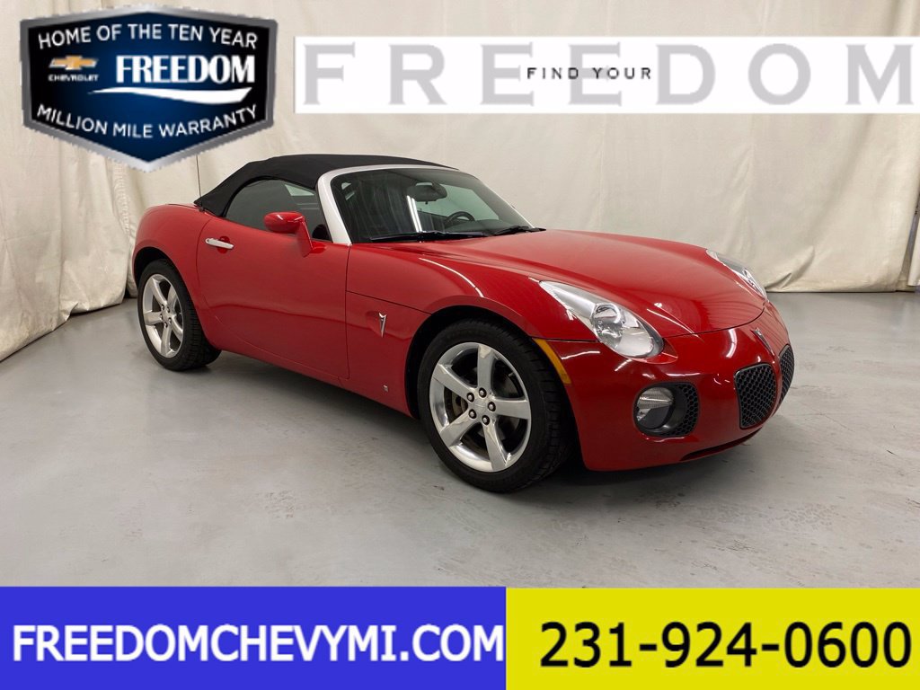 Used 2008 Pontiac Solstice GXP w/ Premium Package RWD image 1