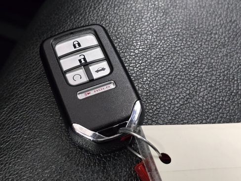 Used 2020 Honda Pilot Touring image 36