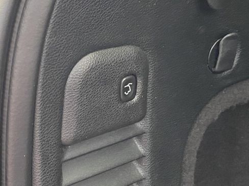 Used 2018 Jeep Grand Cherokee Limited AWD/4WD image 17