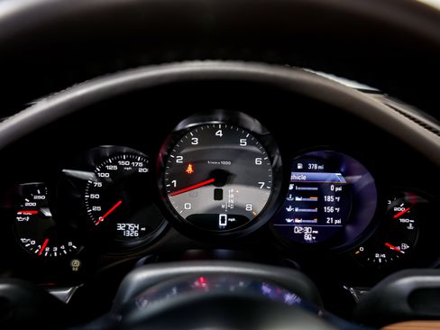 Used 2018 Porsche 911 Carrera S image 11