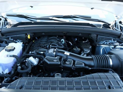 New 2025 Jeep Grand Cherokee Laredo w/ Luxury Tech Group I AWD/4WD image 31