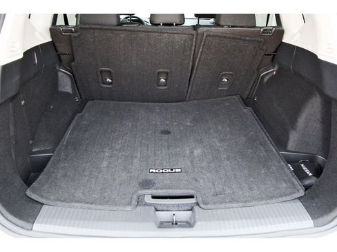 Used 2026 Nissan Rogue SV w/ Cold Weather Package FWD image 27