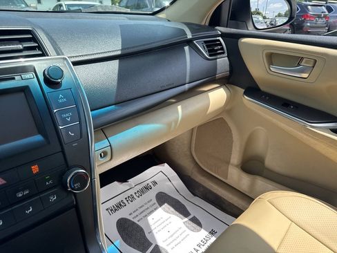Used 2017 Toyota Camry LE FWD image 14