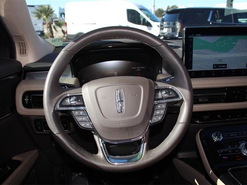 Certified 2022 Lincoln Nautilus AWD w/ Premium Package image 11