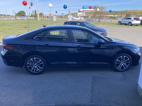 Certified 2023 Volkswagen Jetta Sport image 4