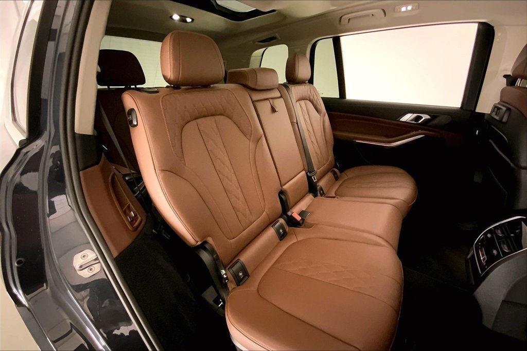 Used 2022 BMW X7 xDrive40i w/ Executive Package AWD/4WD image 15