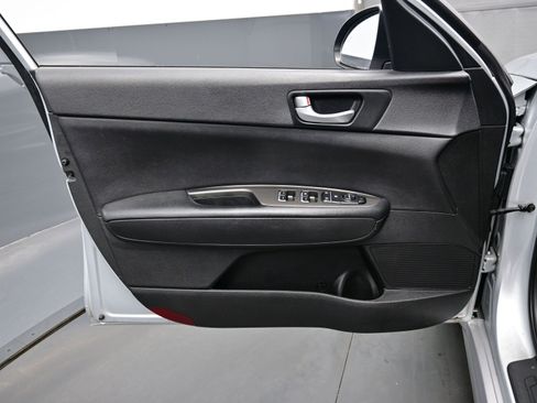 Used 2019 Kia Optima LX image 9