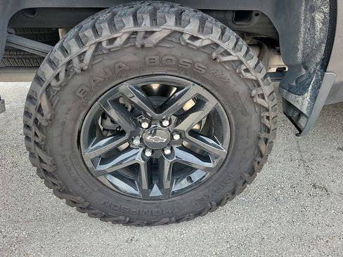 Used 2021 Chevrolet Silverado 1500 Custom Trail Boss AWD/4WD image 7