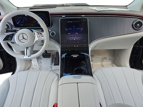 New 2026 Mercedes-Benz EQE 320 4MATIC SUV image 9