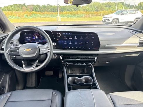 Used 2026 Chevrolet Traverse LT AWD/4WD image 13