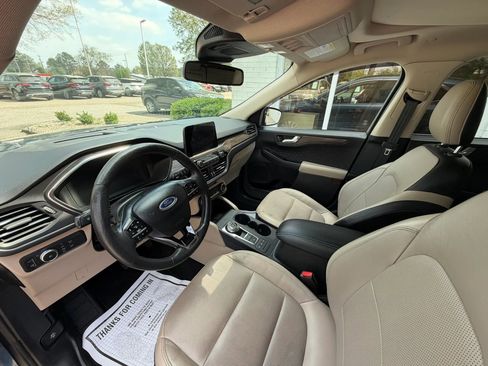 Used 2020 Ford Escape Titanium w/ Titanium Premium Package 2.0 image 22