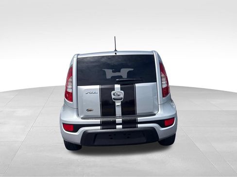 Used 2012 Kia Soul + w/ Audio Pkg FWD image 4