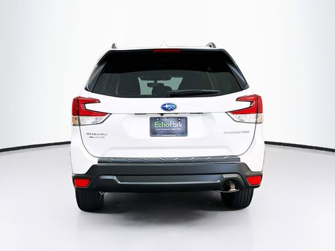 Used 2023 Subaru Forester Premium image 7