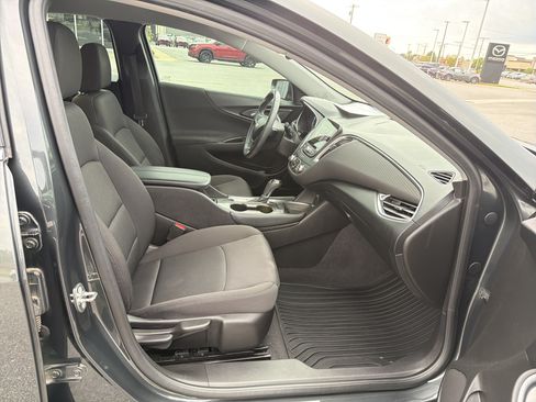 Used 2017 Chevrolet Malibu LT FWD image 57