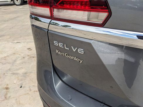 Used 2021 Volkswagen Atlas SEL image 13