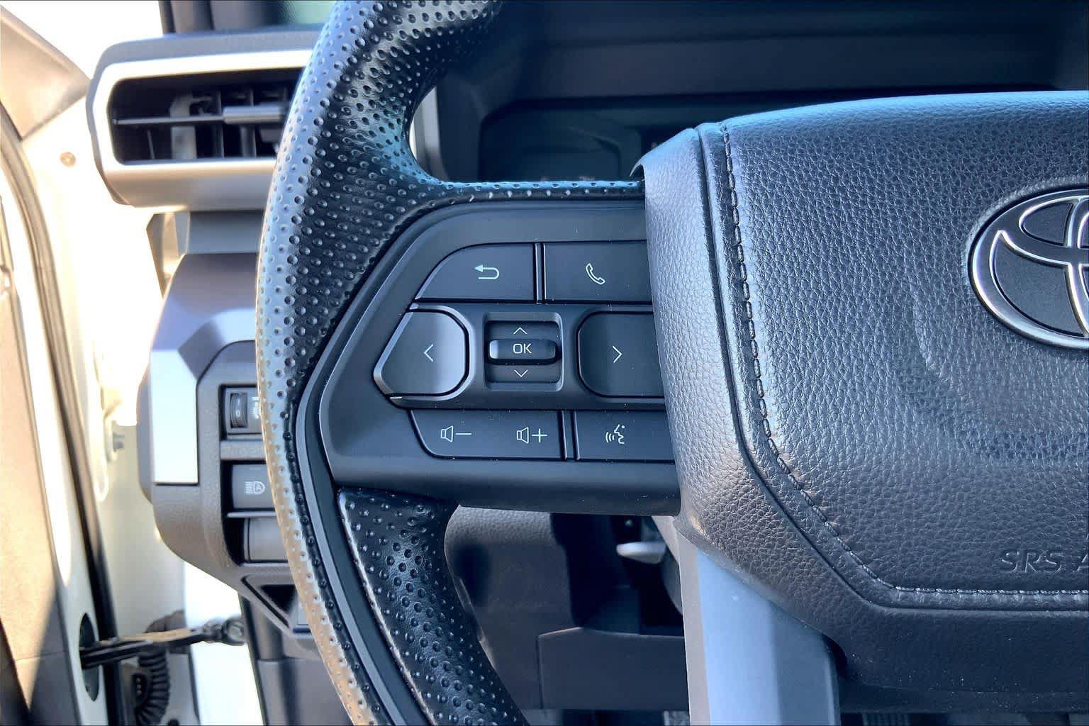 Certified 2026 Toyota Tacoma SR5 AWD/4WD image 23