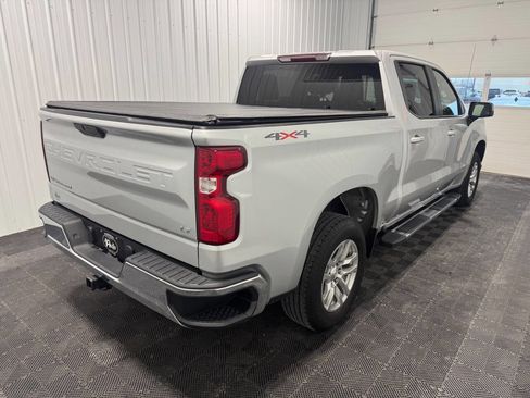 Used 2021 Chevrolet Silverado 1500 LT image 3