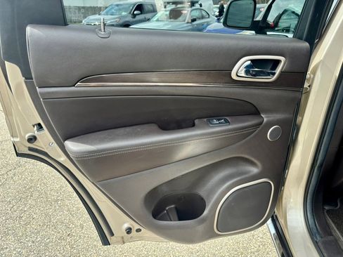 Used 2014 Jeep Grand Cherokee Summit image 19