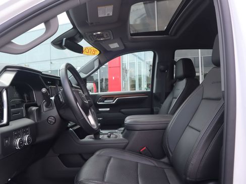 Used 2023 GMC Sierra 1500 Denali AWD/4WD image 9