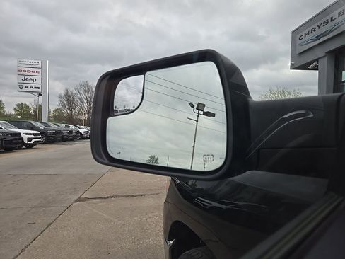 Used 2023 RAM 1500 Laramie AWD/4WD image 34