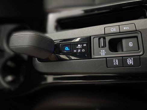 Used 2025 Toyota Prius Plug-In Hybrid FWD image 21