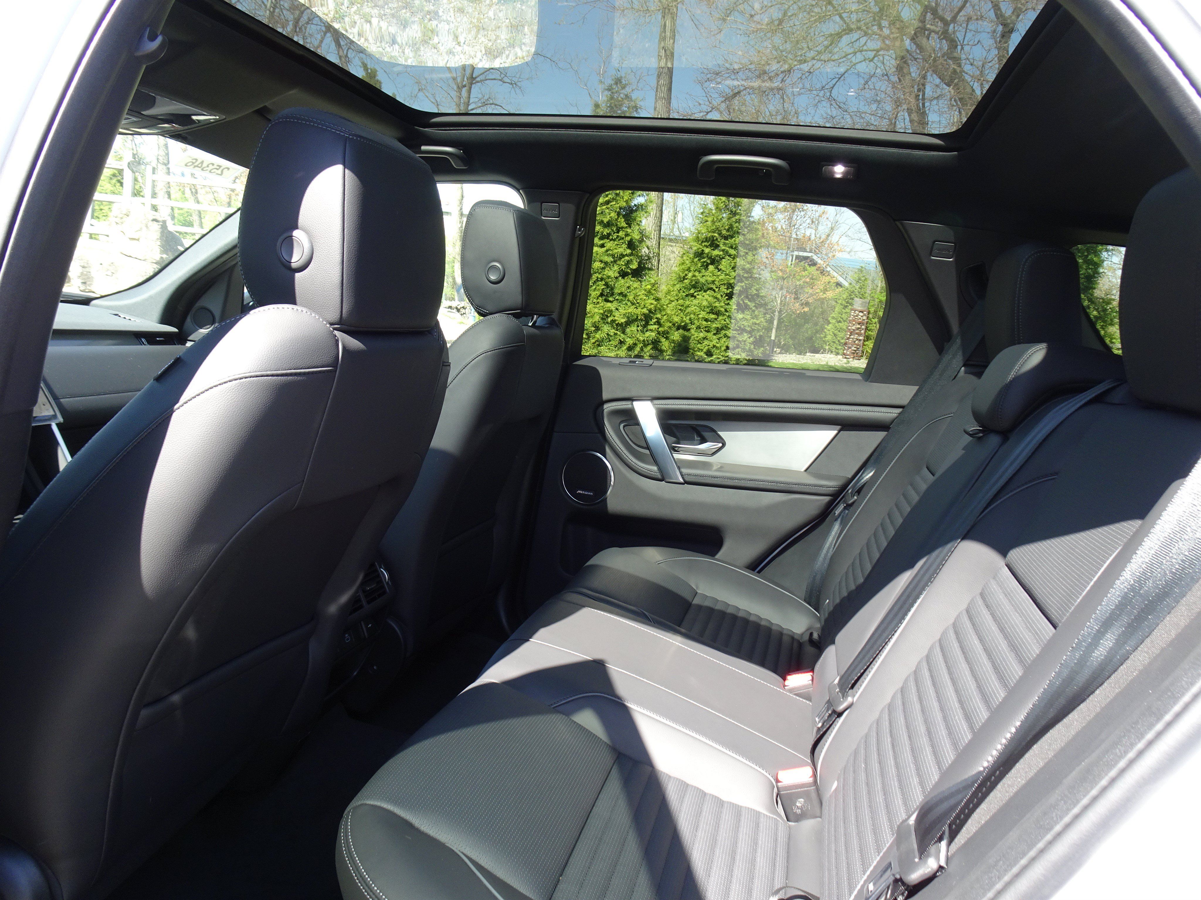 Certified 2025 Land Rover Discovery Sport Dynamic SE AWD/4WD image 21