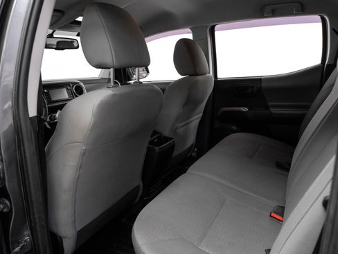 Used 2017 Toyota Tacoma SR5 image 32