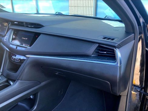 Certified 2025 Cadillac XT5 Premium Luxury image 16