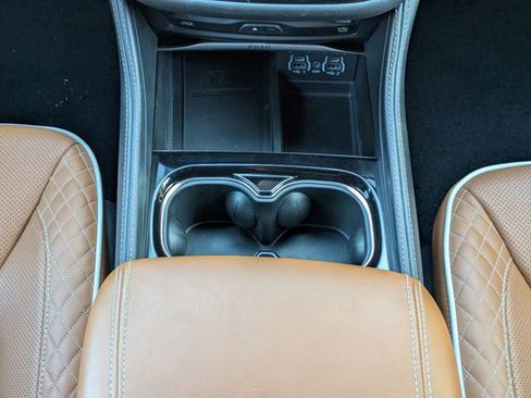 Used 2024 Chrysler Pacifica Pinnacle w/ Trailer Tow Group image 28