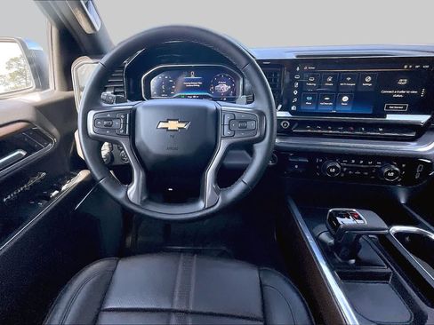 Used 2024 Chevrolet Silverado 1500 High Country w/ High Country Premium Package AWD/4WD image 6