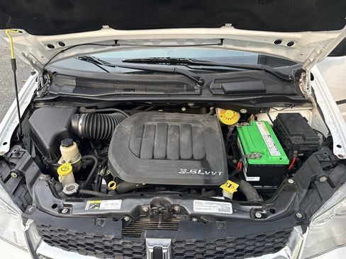 Used 2015 Dodge Grand Caravan American Value Package image 37