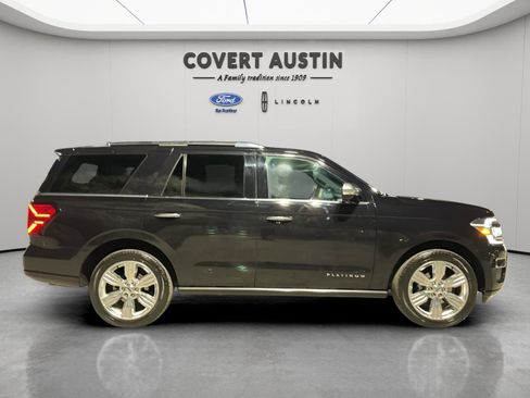 Used 2023 Ford Expedition Platinum image 6