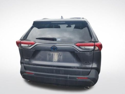 Used 2022 Toyota RAV4 XLE w/ Convenience Package AWD/4WD image 6