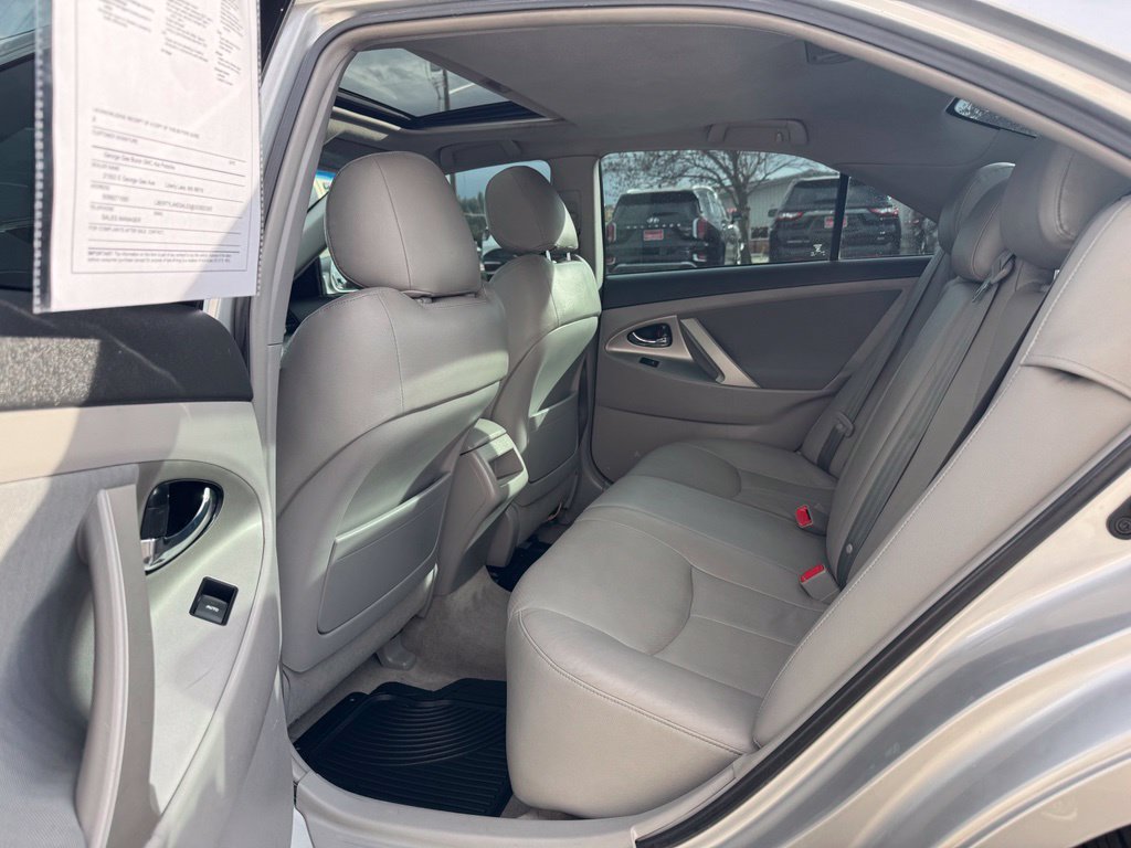 Used 2010 Toyota Camry SE FWD image 11