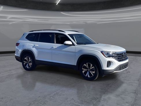 New 2026 Volkswagen Atlas SE FWD image 2