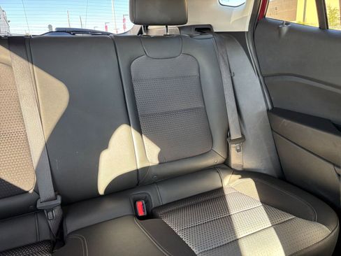 Used 2025 Chevrolet Trax LT image 35