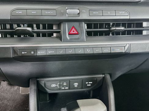 Used 2025 Kia K4 FWD image 23