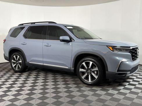 Used 2023 Honda Pilot Elite image 6
