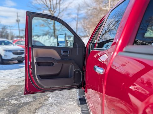 Used 2019 GMC Sierra 2500 Denali w/ Duramax Plus Package image 31